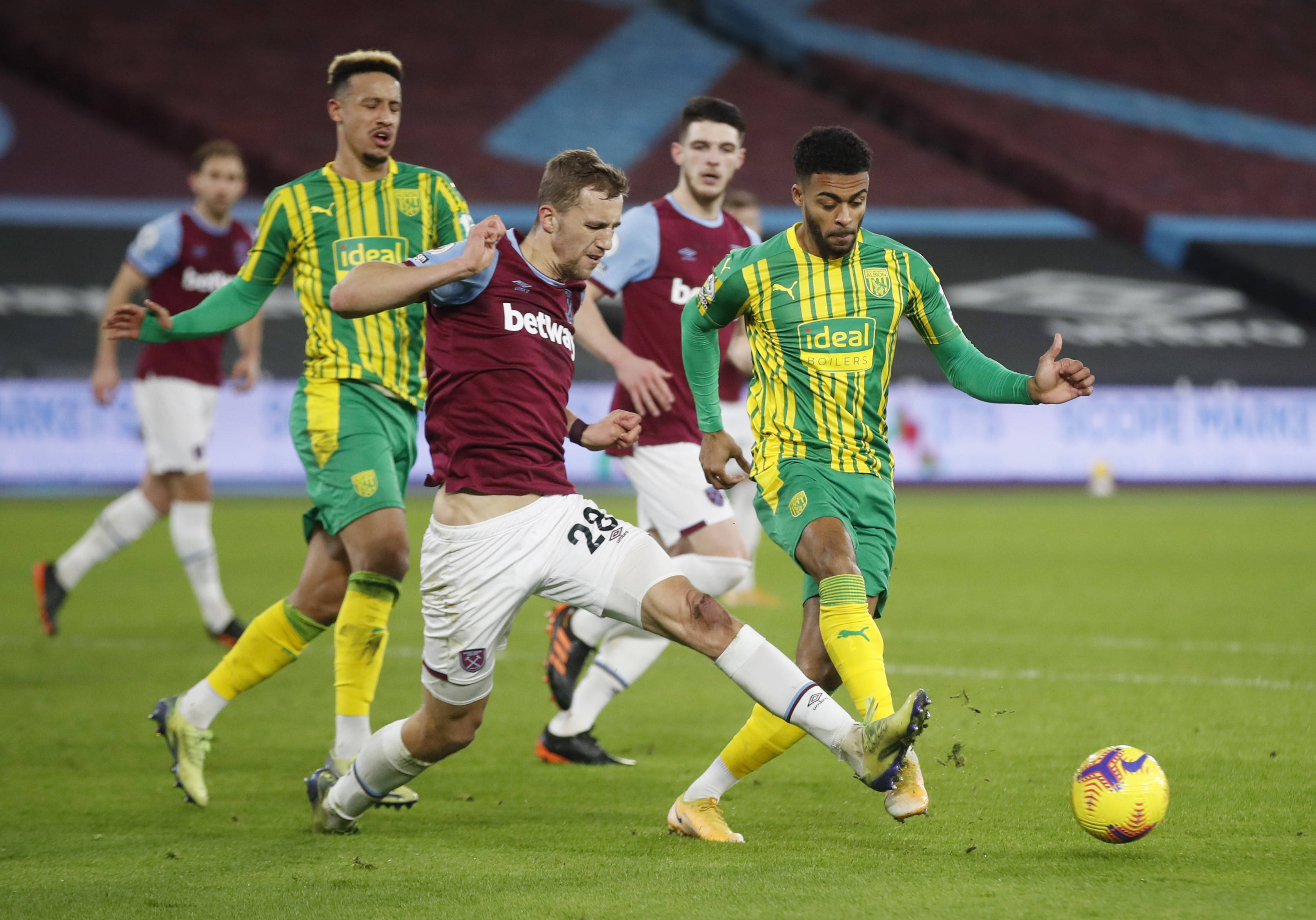 也反映出球 也反映出球